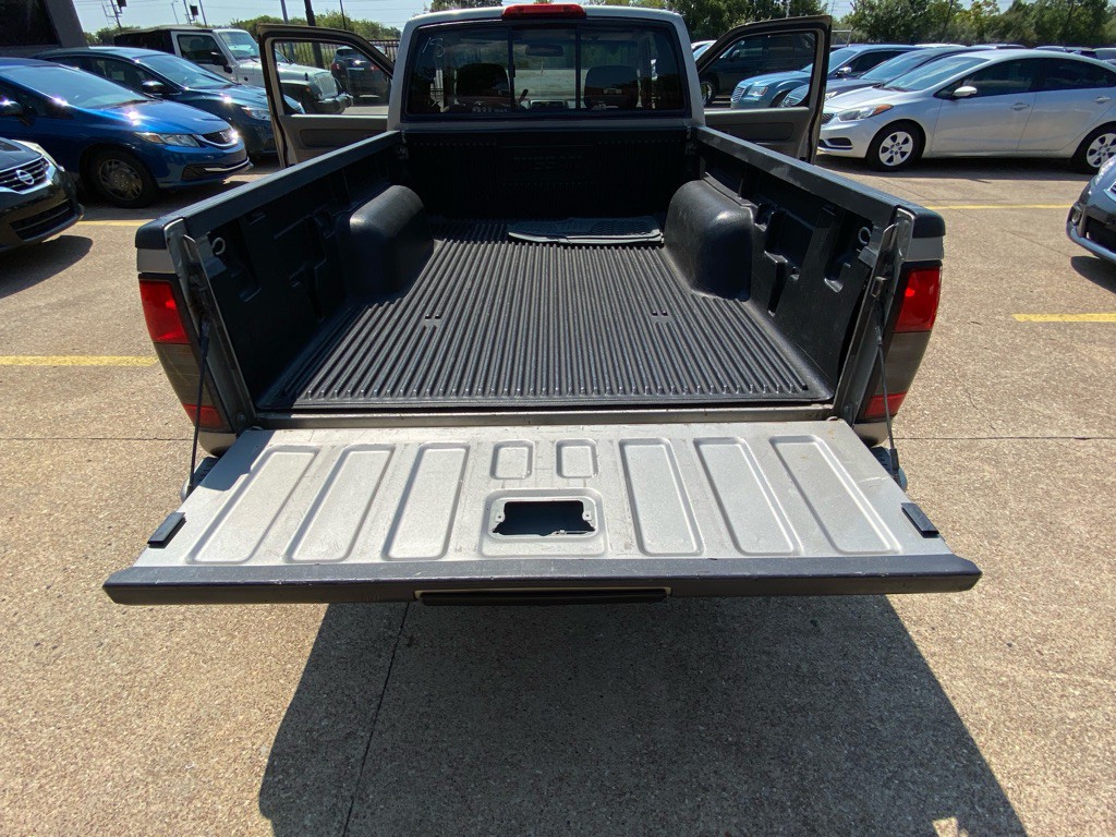 2003 Nissan Frontier Image 16