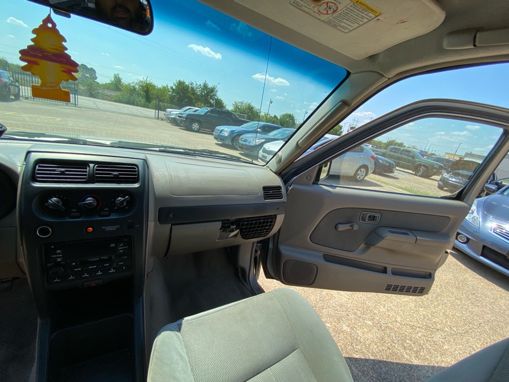 2003 Nissan Frontier Image 20