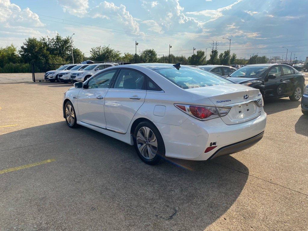 2013 Hyundai Sonata Image 4