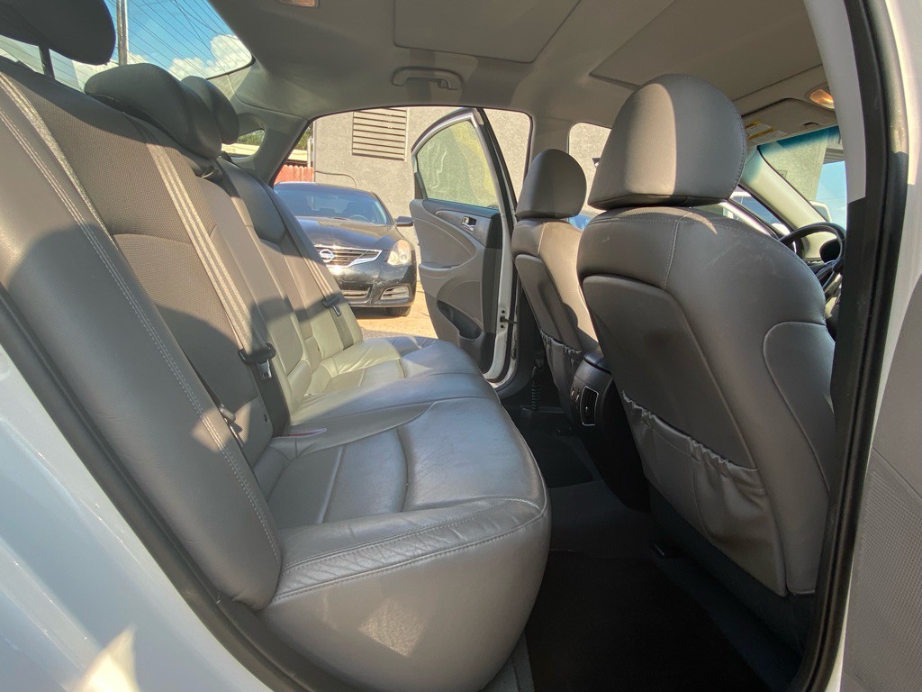 2013 Hyundai Sonata Image 18