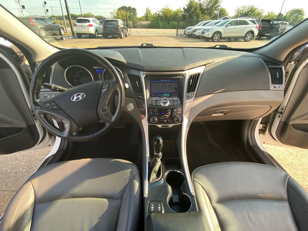 2013 Hyundai Sonata Image 21