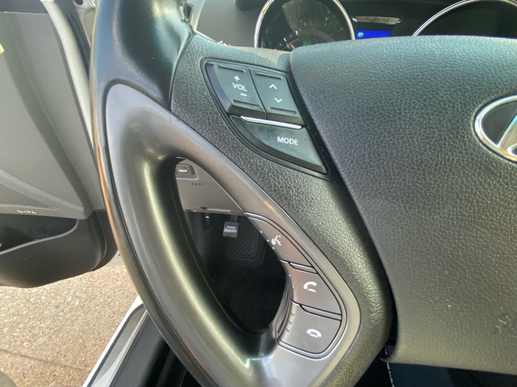 2013 Hyundai Sonata Image 24