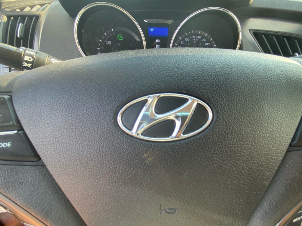 2013 Hyundai Sonata Image 25