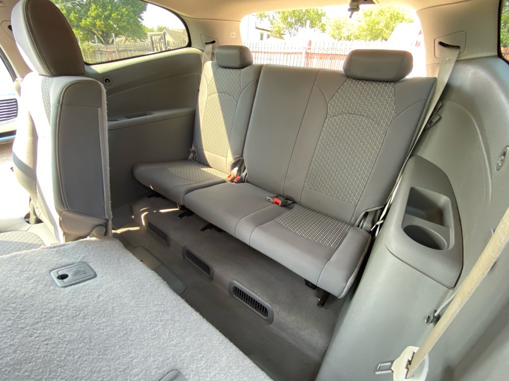 2011 Chevrolet Traverse Image 17