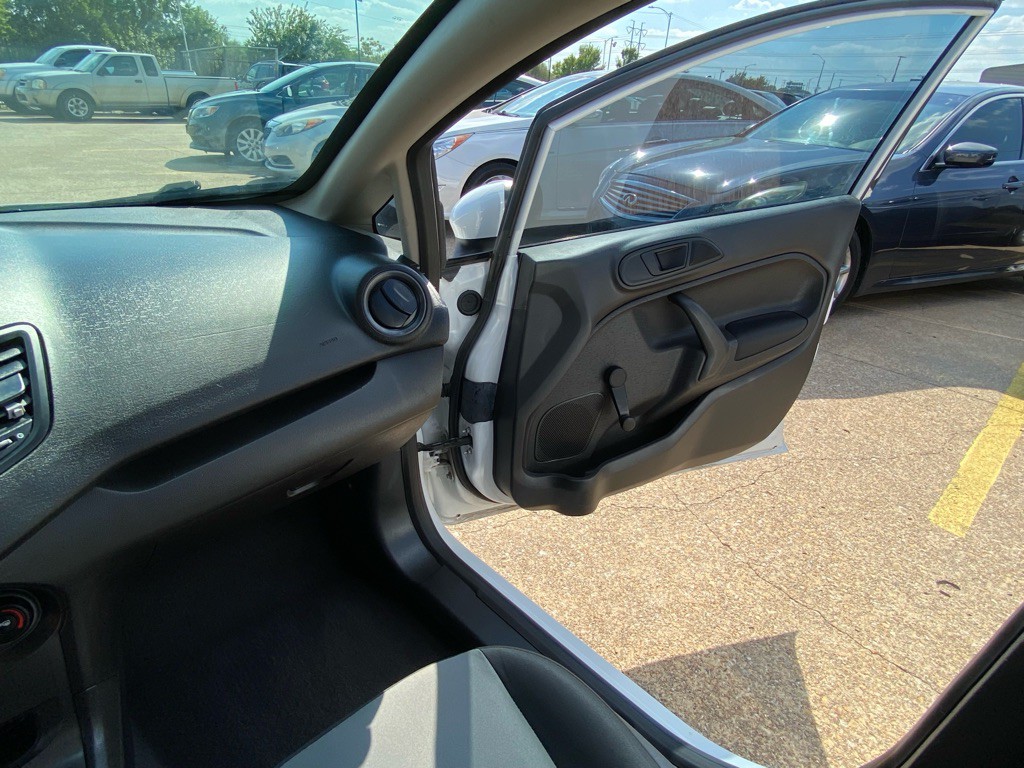 2018 Ford Fiesta Image 22