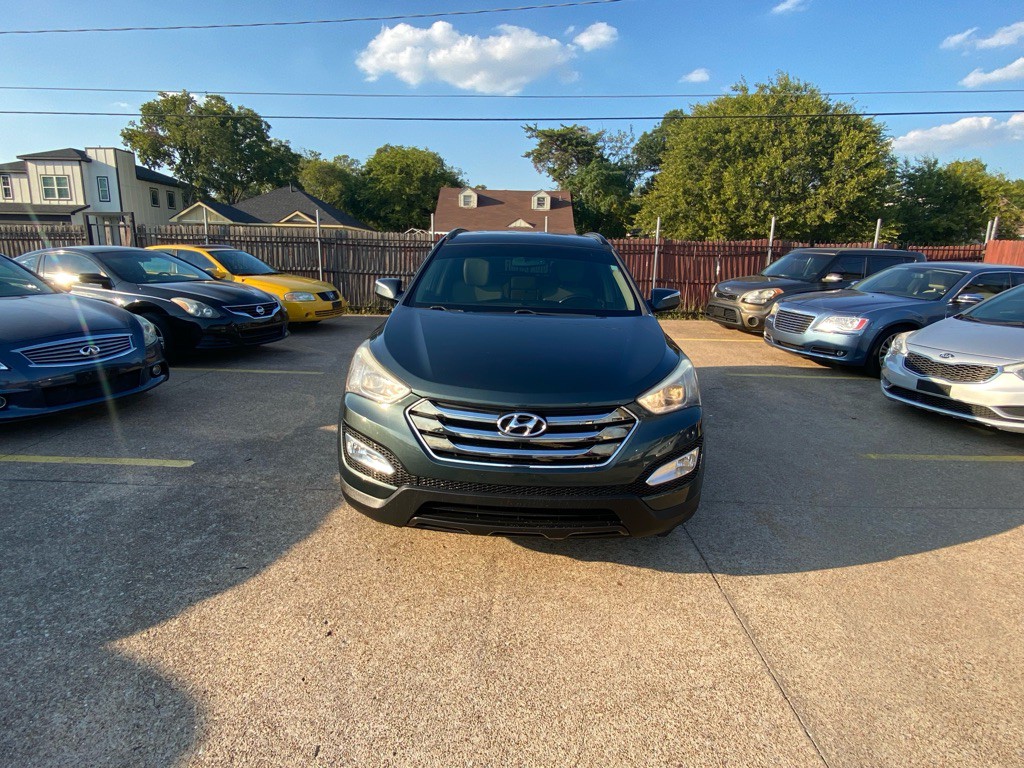 2013 Hyundai Santa Fe Sport Image 2