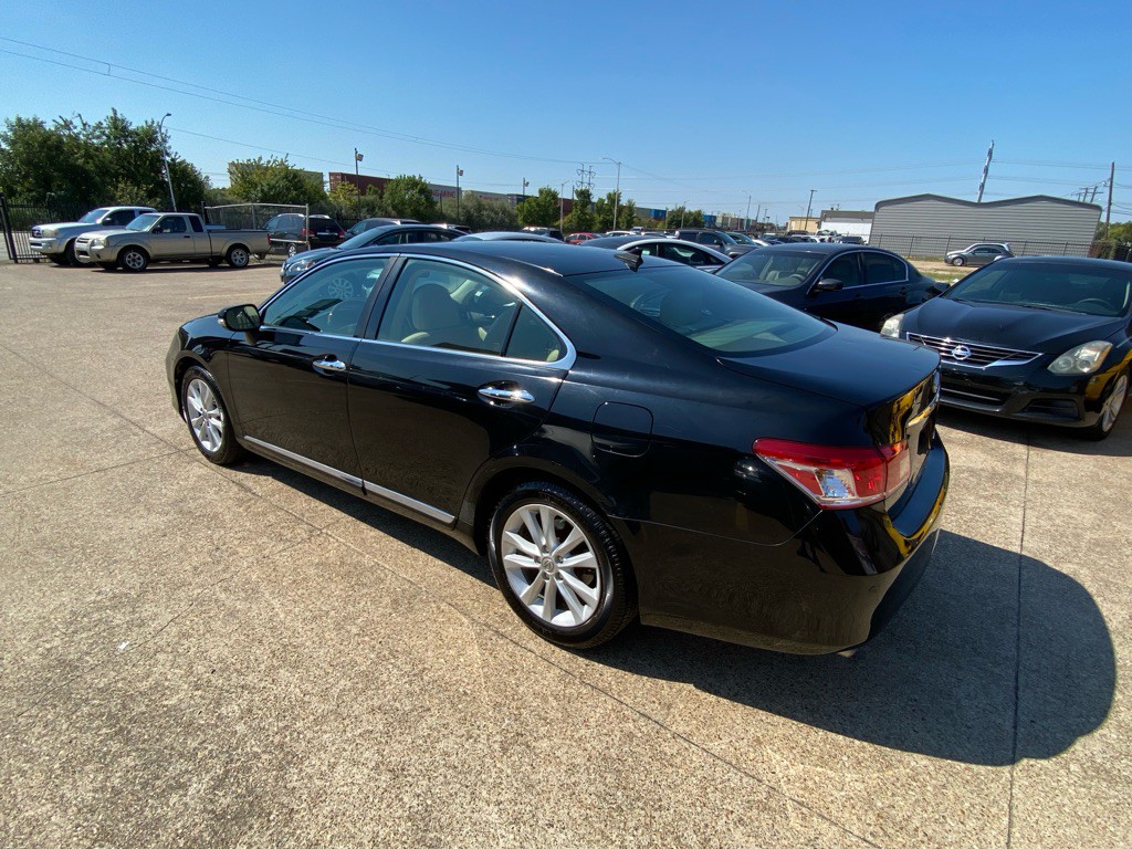 2011 Lexus ES 350 Image 4