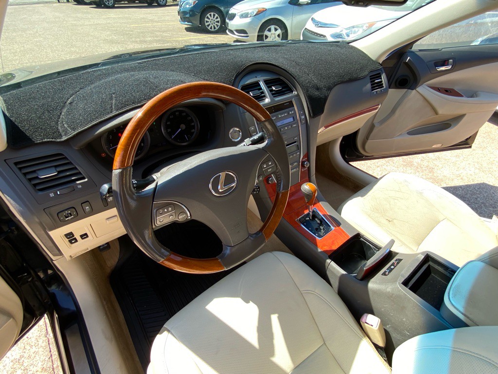 2011 Lexus ES 350 Image 13