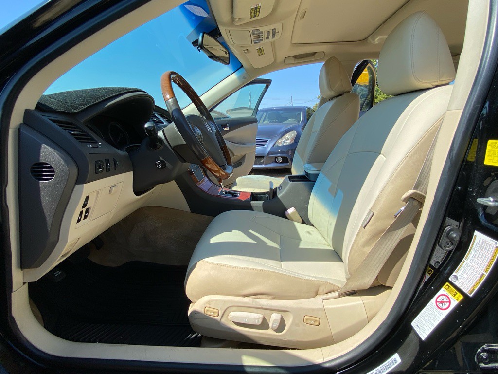 2011 Lexus ES 350 Image 14