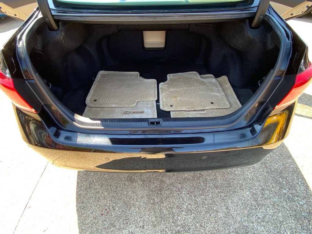 2011 Lexus ES 350 Image 16