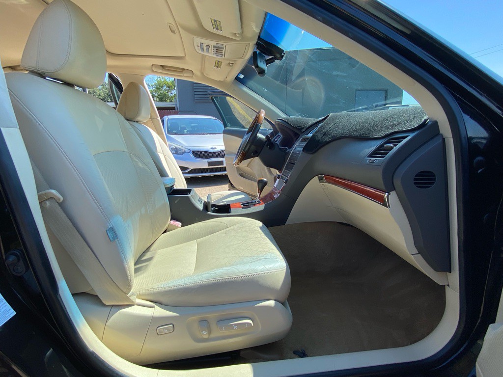 2011 Lexus ES 350 Image 18