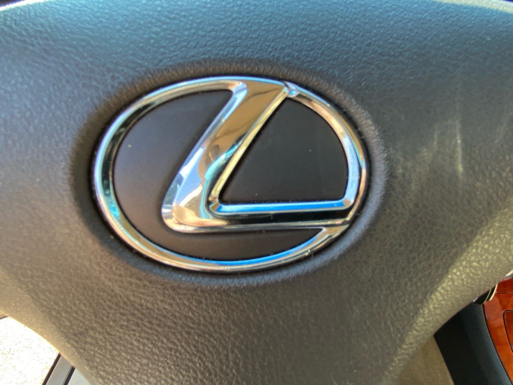 2011 Lexus ES 350 Image 24