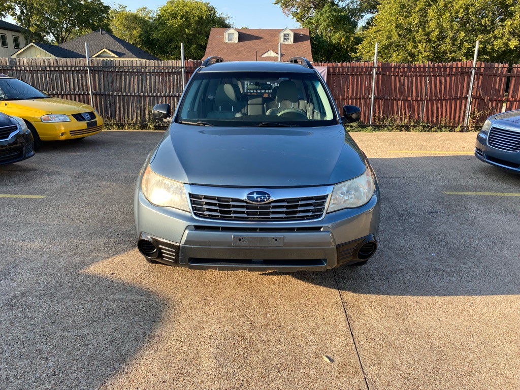 2010 Subaru Forester Image 2