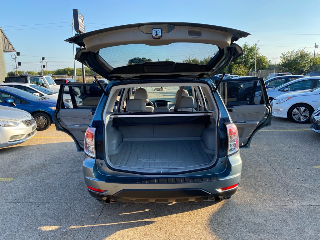 2010 Subaru Forester Image 11
