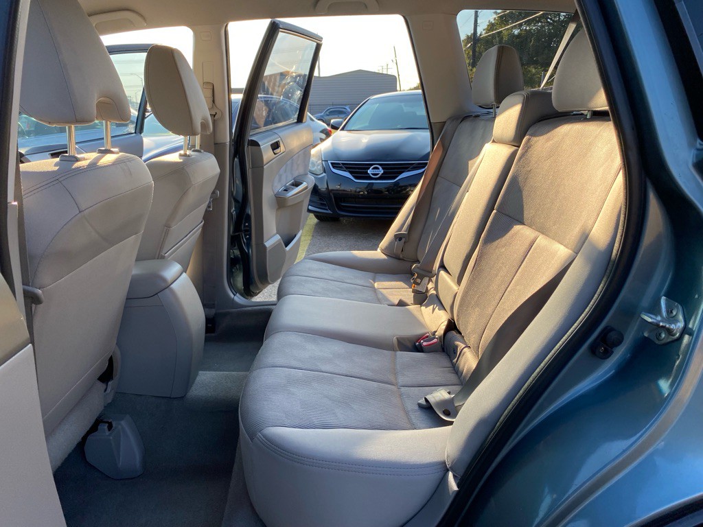 2010 Subaru Forester Image 16
