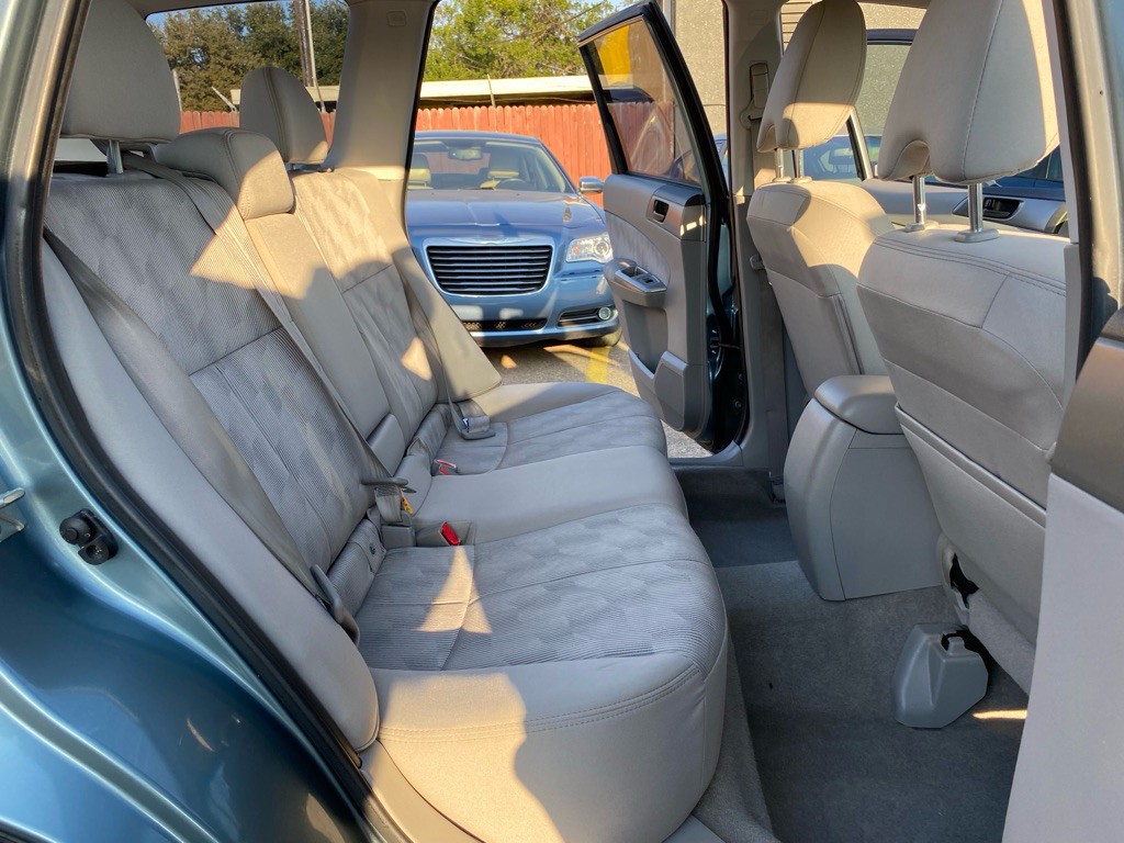 2010 Subaru Forester Image 18