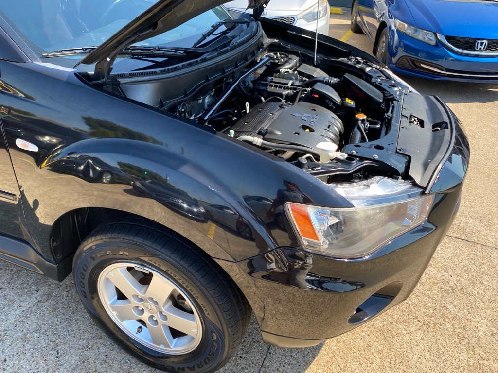 2010 Mitsubishi Outlander Image 29