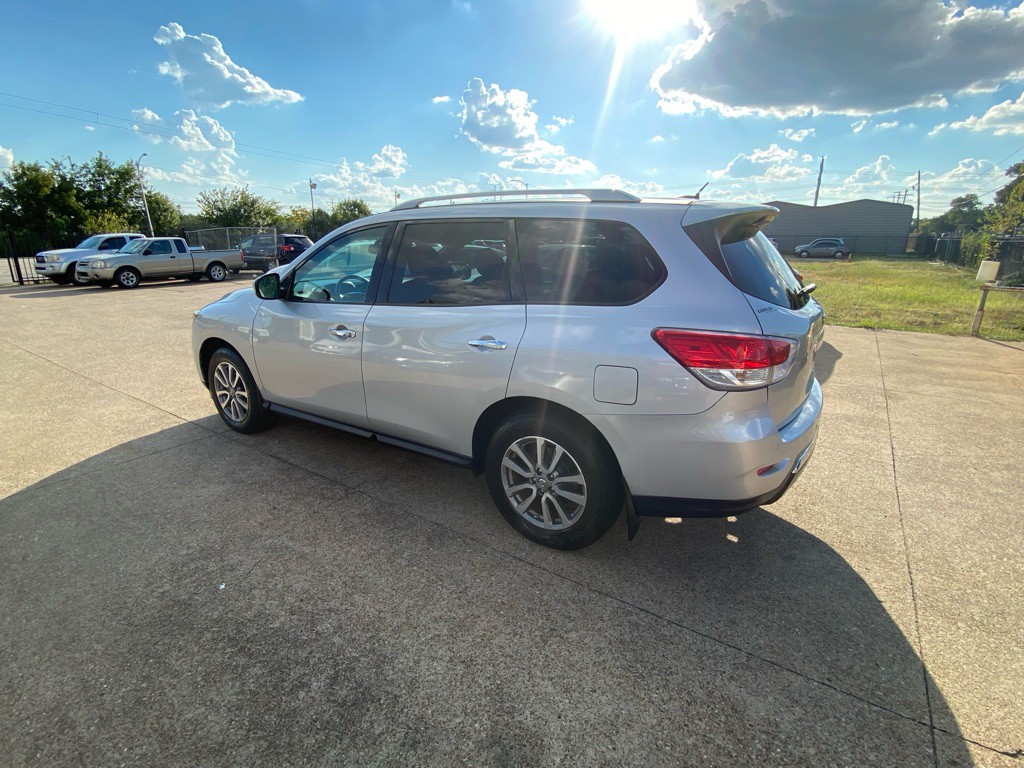 2015 Nissan Pathfinder Image 4