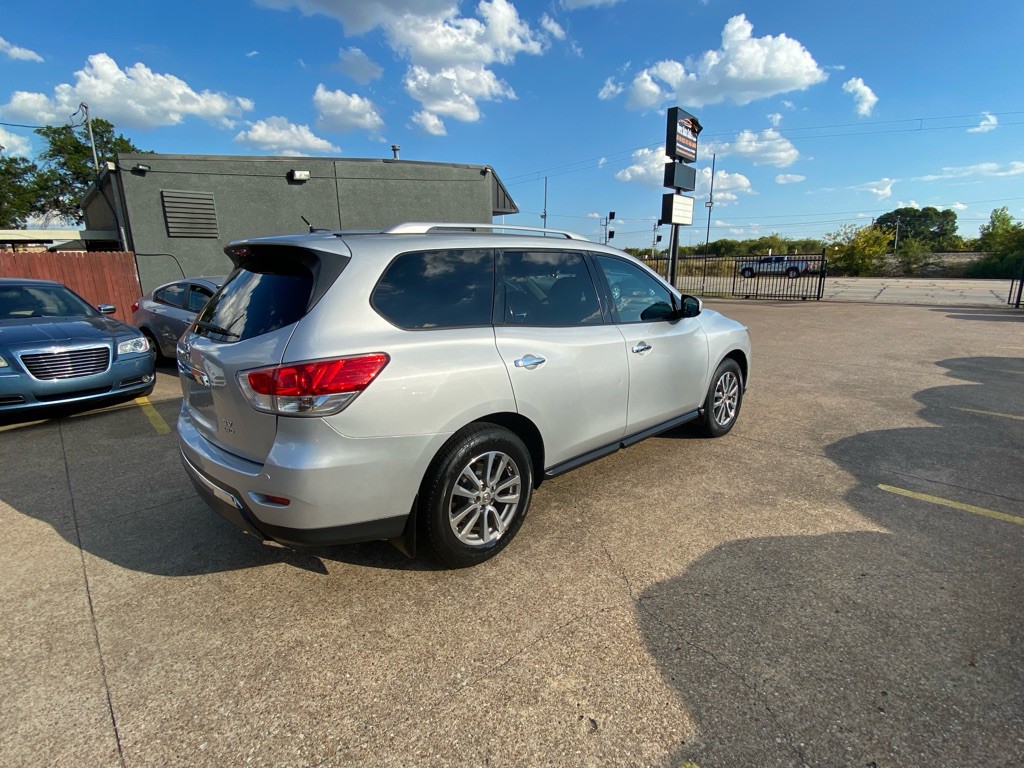 2015 Nissan Pathfinder Image 6