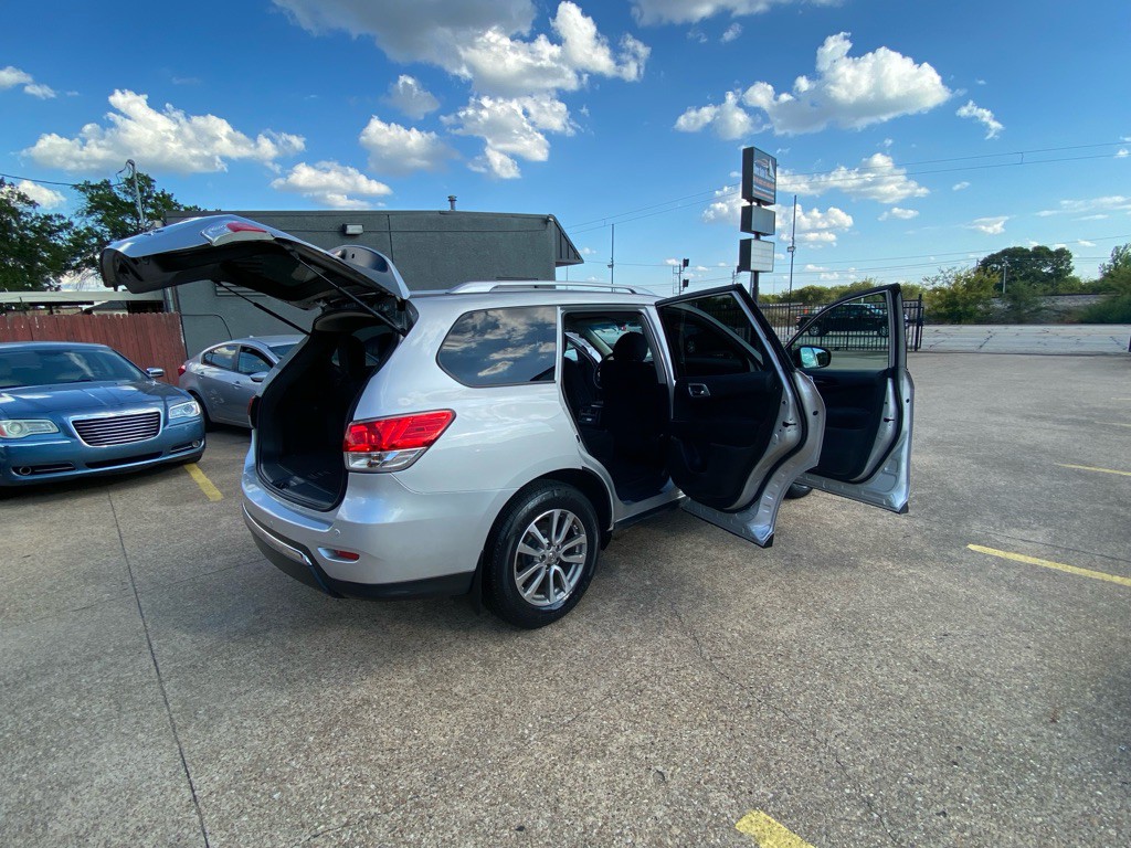 2015 Nissan Pathfinder Image 12