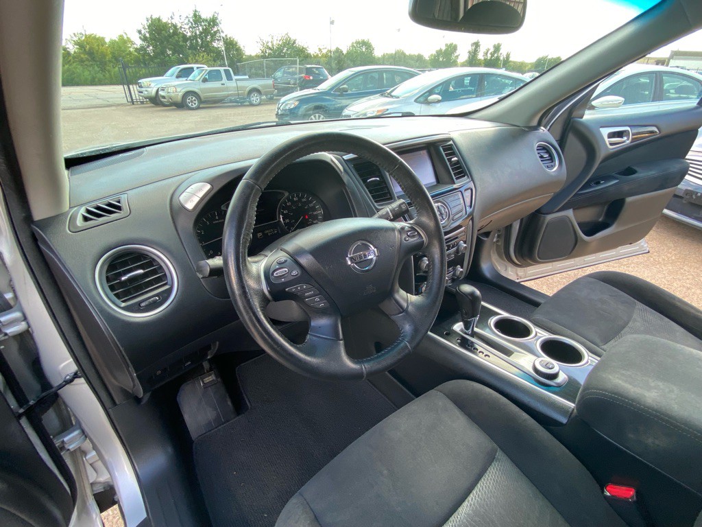 2015 Nissan Pathfinder Image 14