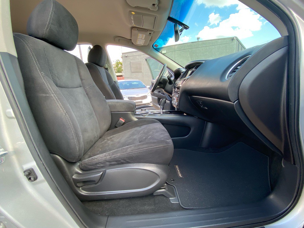 2015 Nissan Pathfinder Image 21