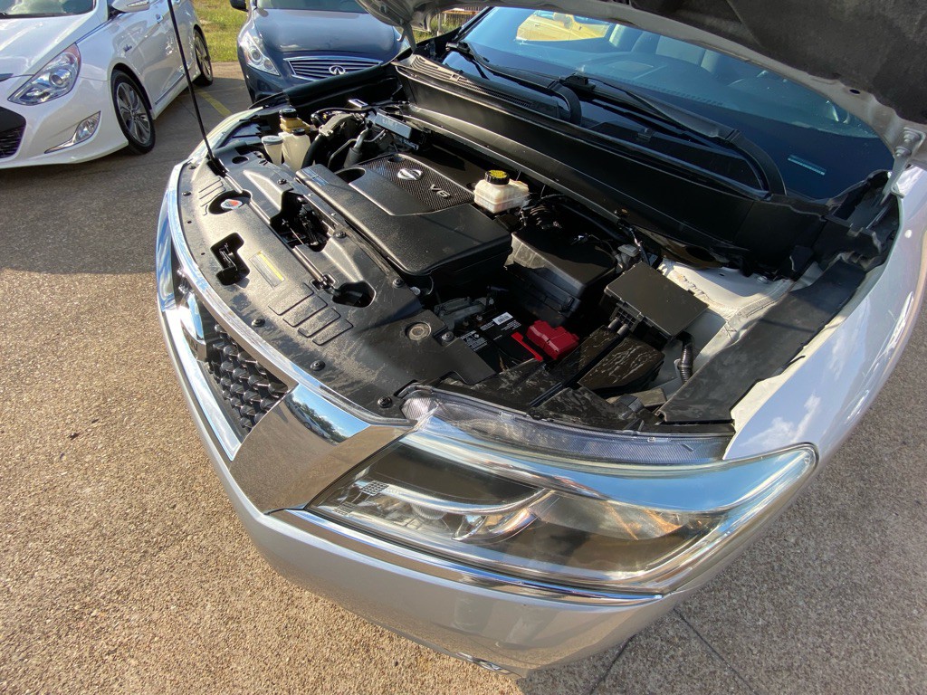 2015 Nissan Pathfinder Image 32