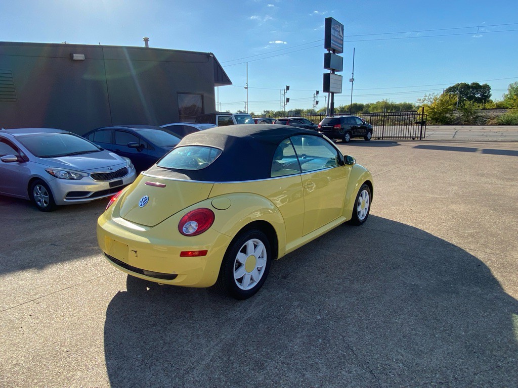 2008 Volkswagen Beetle Image 6