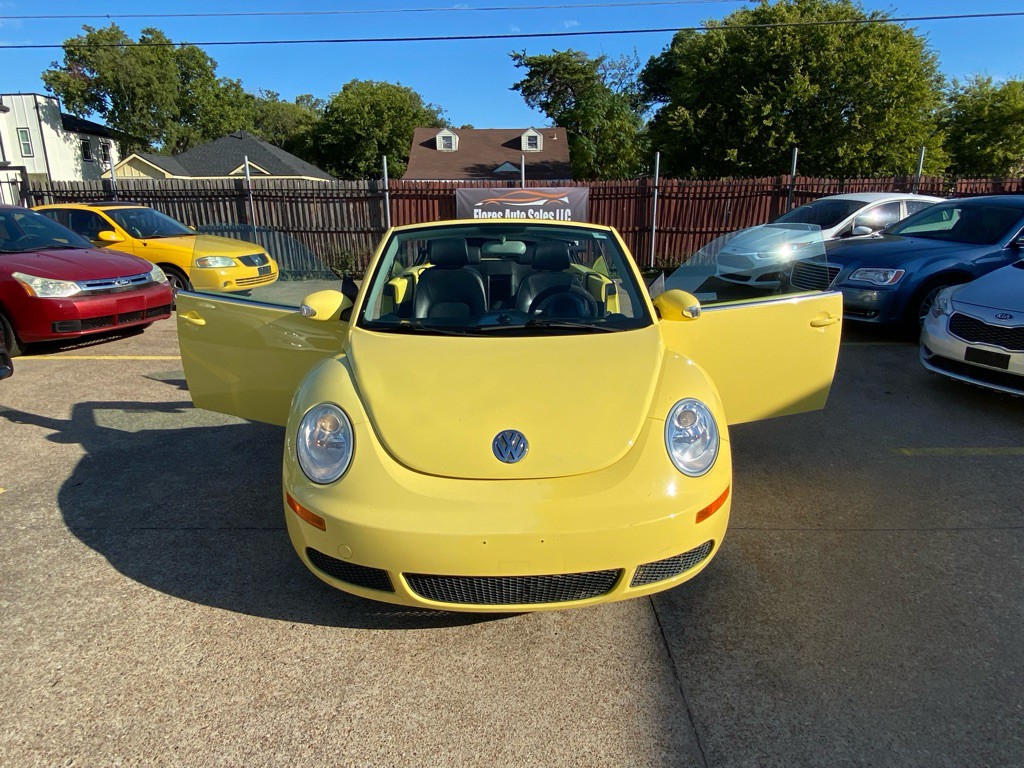2008 Volkswagen Beetle Image 8