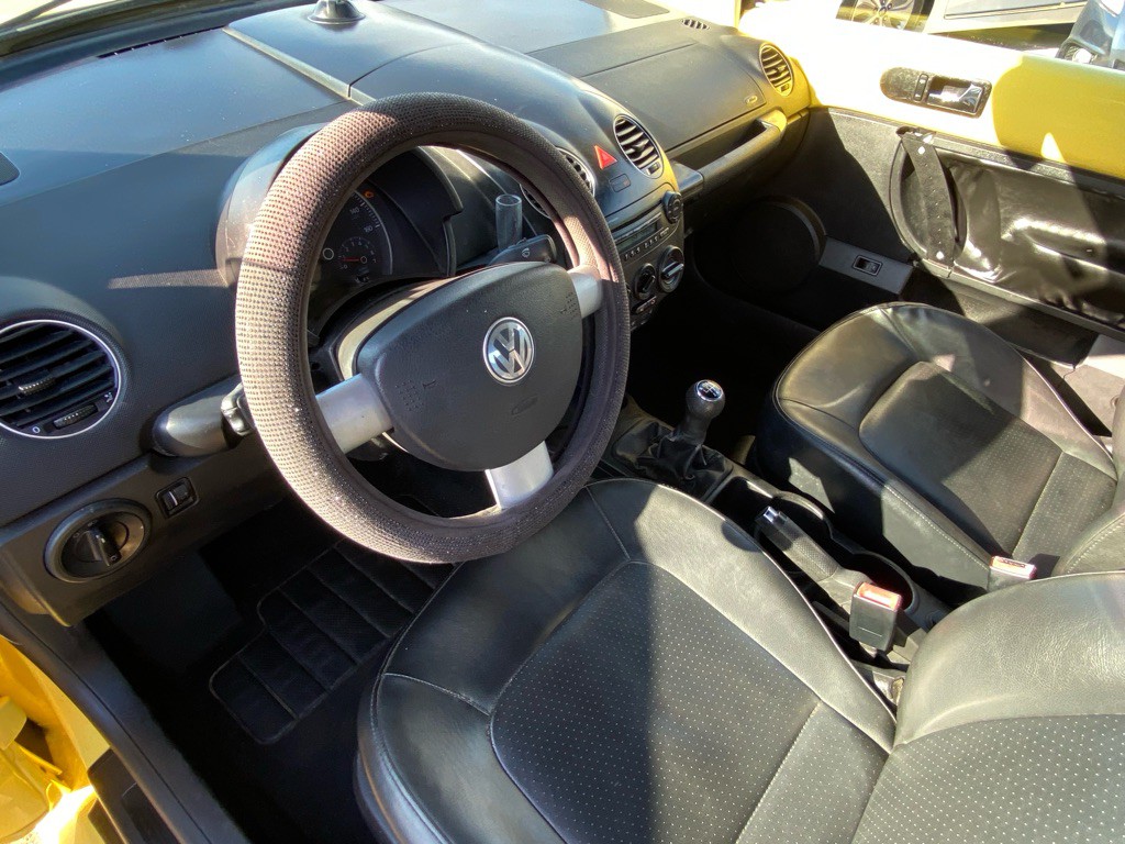 2008 Volkswagen Beetle Image 14