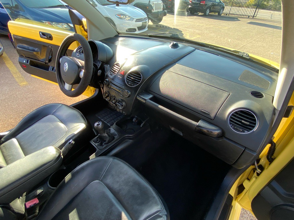 2008 Volkswagen Beetle Image 19