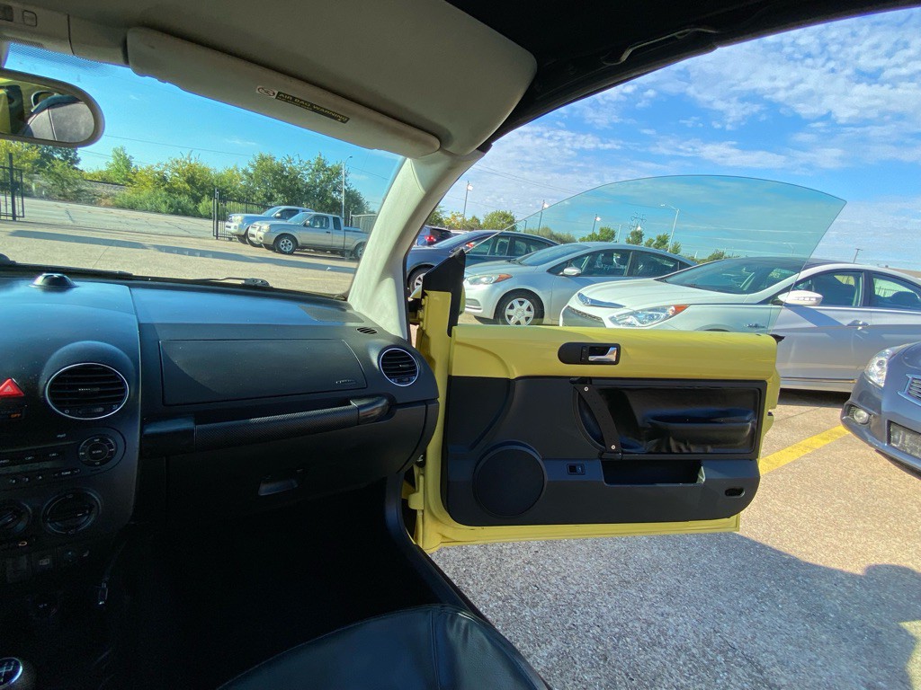 2008 Volkswagen Beetle Image 21
