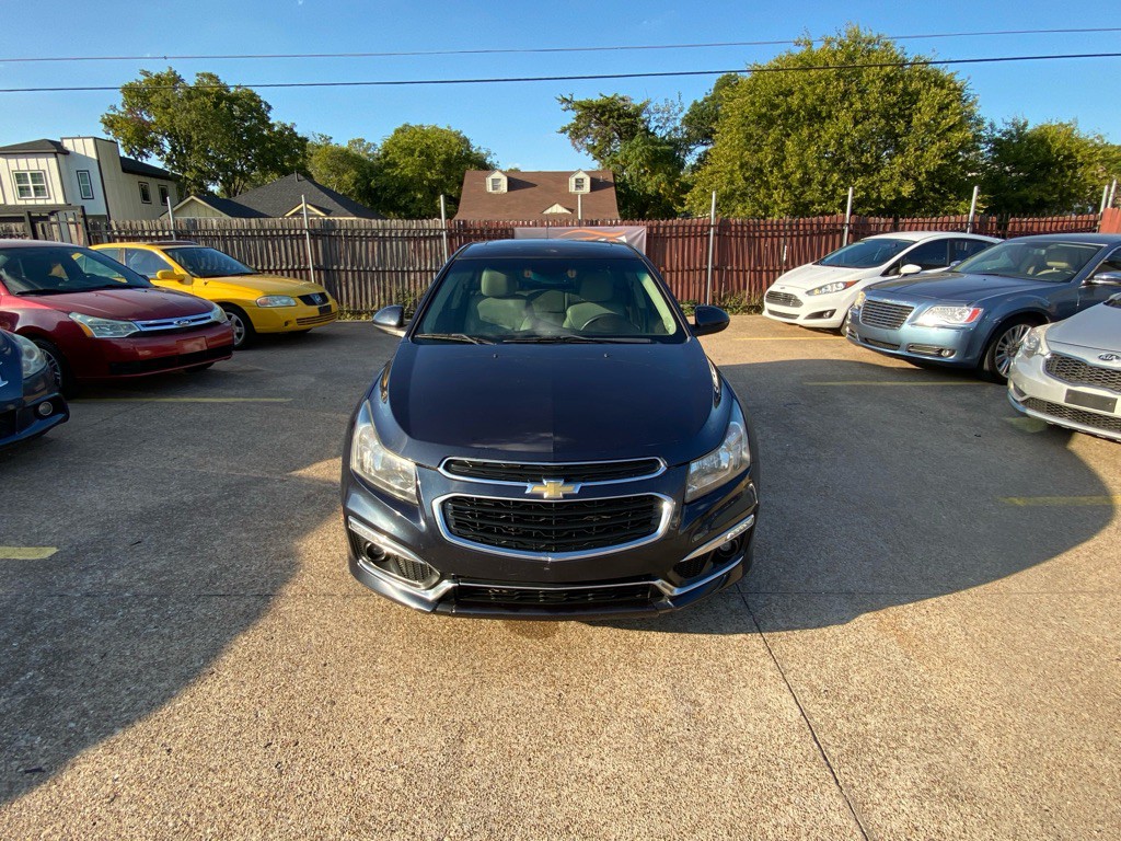 2015 Chevrolet Cruze Image 2