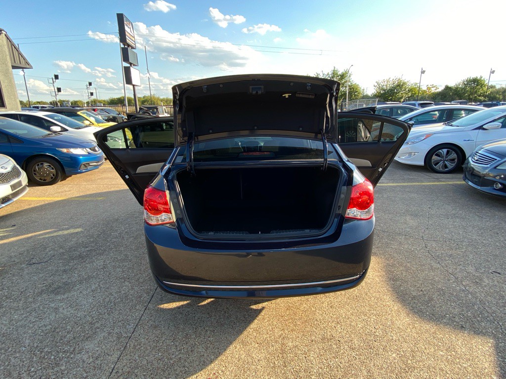 2015 Chevrolet Cruze Image 11