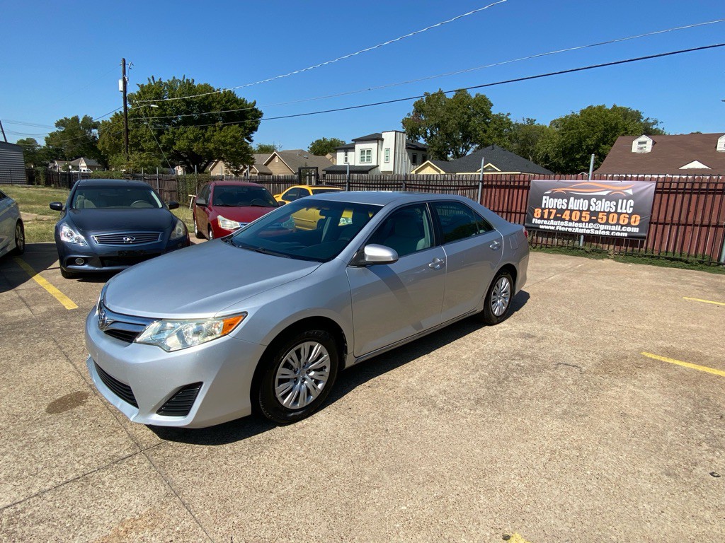 2012 Toyota Camry Image 3