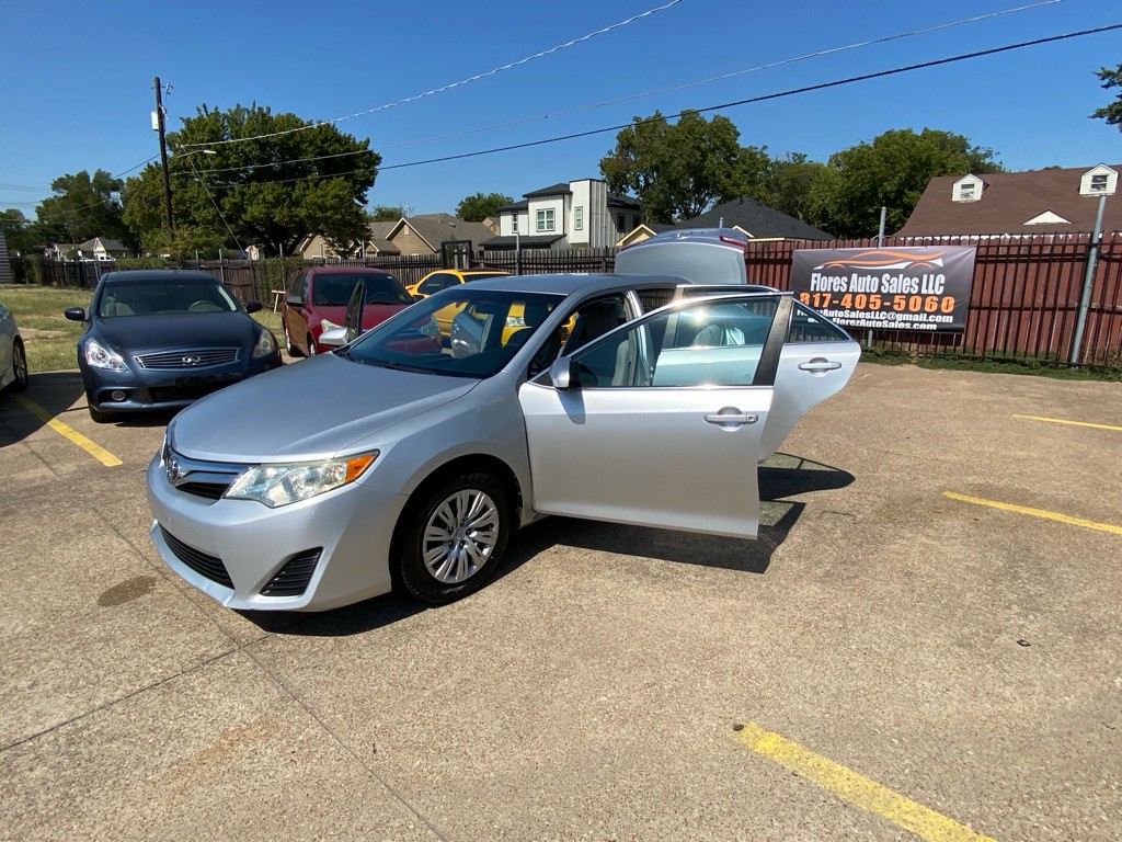2012 Toyota Camry Image 9