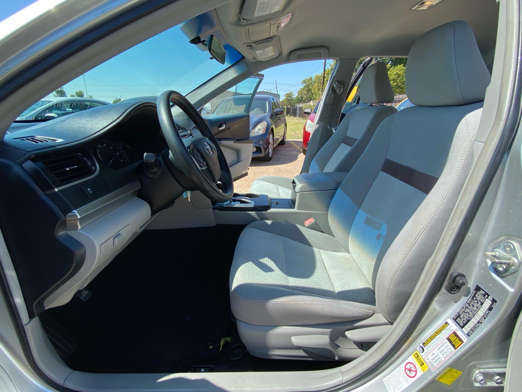 2012 Toyota Camry Image 15