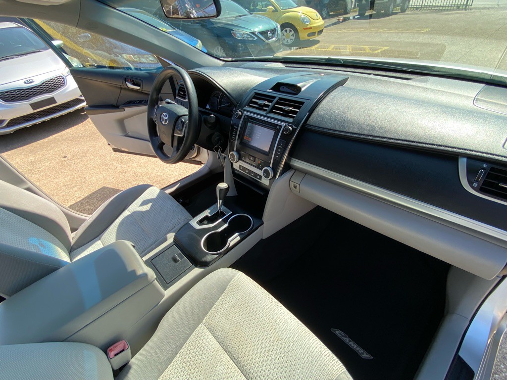 2012 Toyota Camry Image 20
