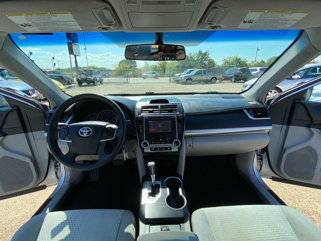 2012 Toyota Camry Image 21