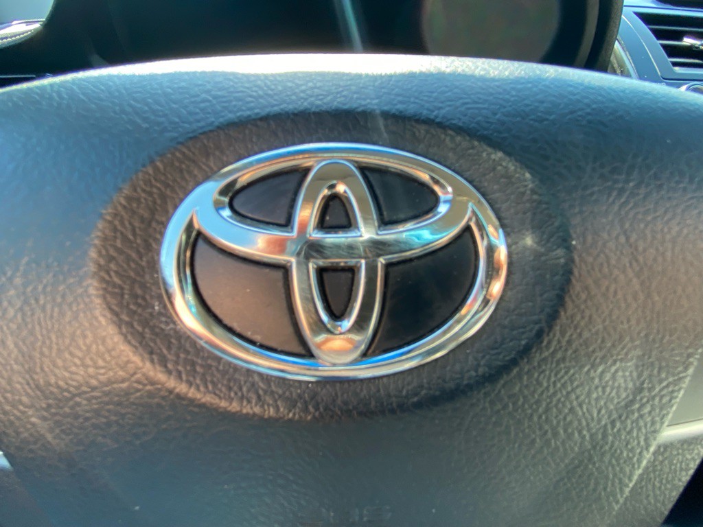 2012 Toyota Camry Image 25