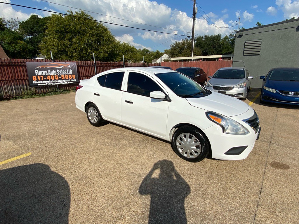 2018 Nissan Versa Image 1