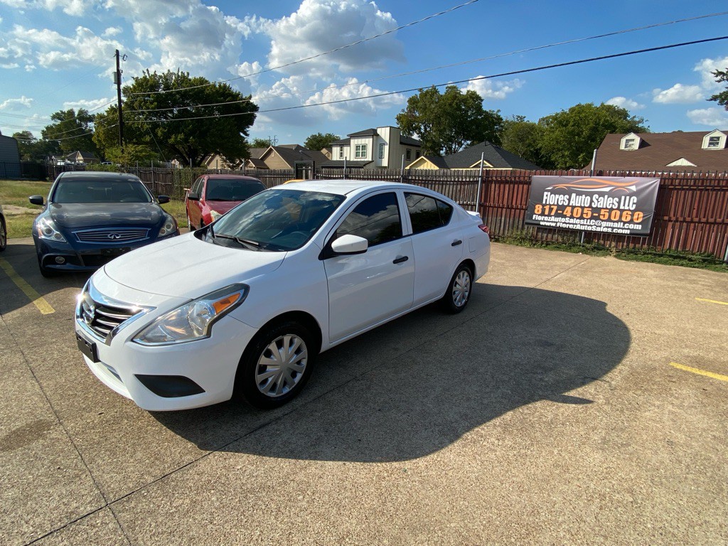 2018 Nissan Versa Image 3
