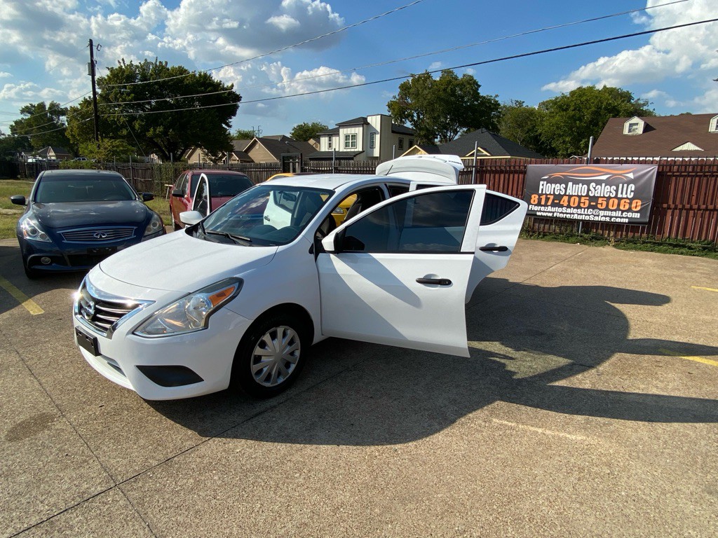 2018 Nissan Versa Image 9