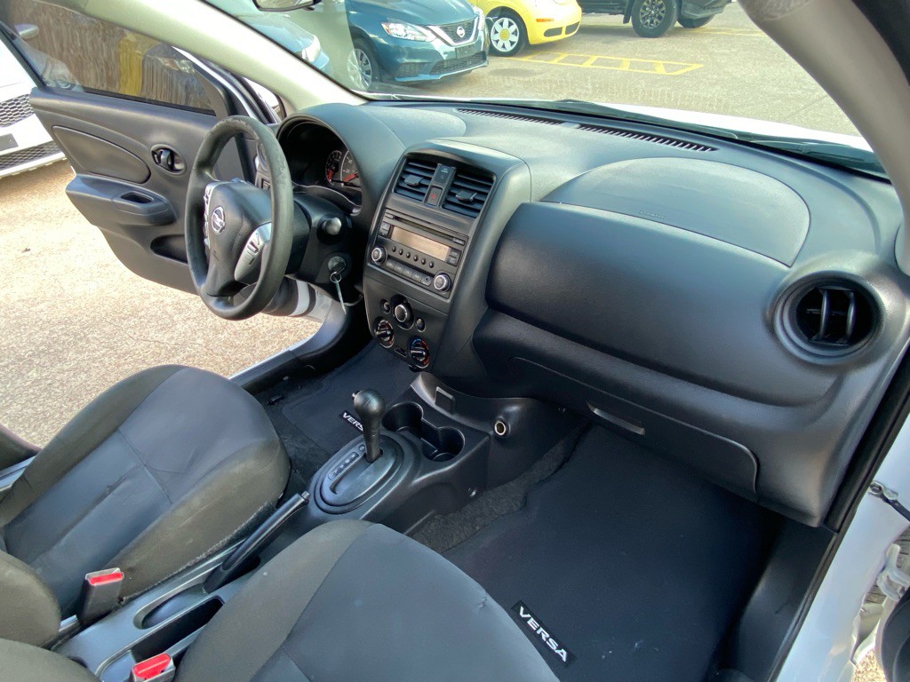 2018 Nissan Versa Image 20