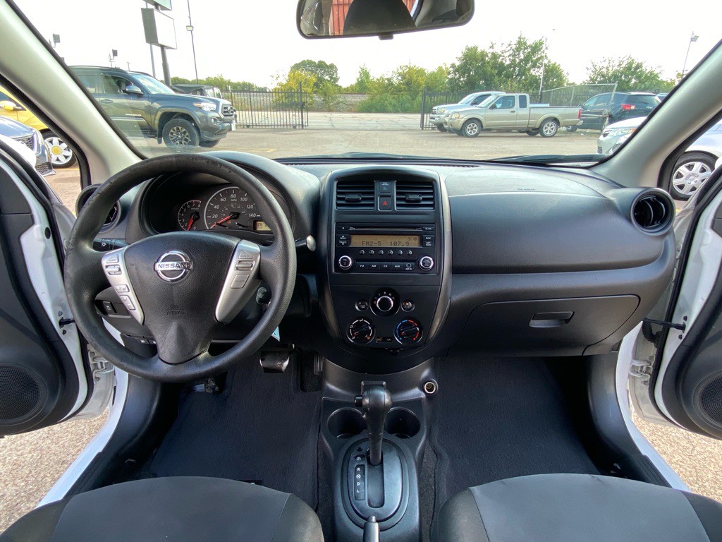 2018 Nissan Versa Image 21