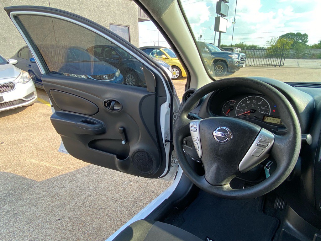 2018 Nissan Versa Image 23