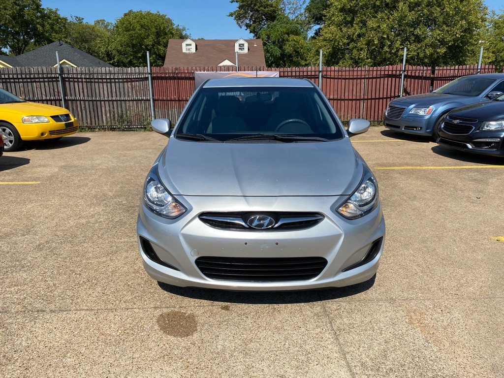2014 Hyundai Accent Image 2