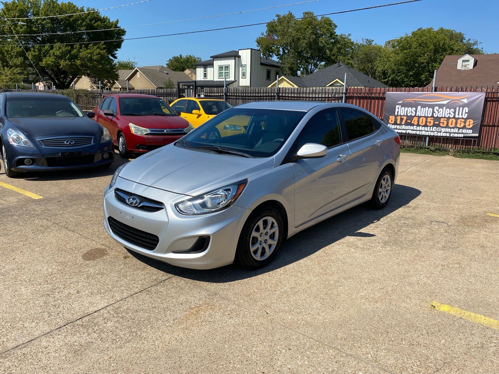 2014 Hyundai Accent Image 3
