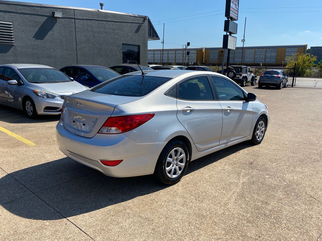 2014 Hyundai Accent Image 6