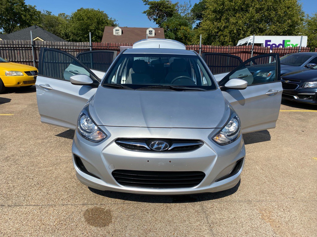 2014 Hyundai Accent Image 8